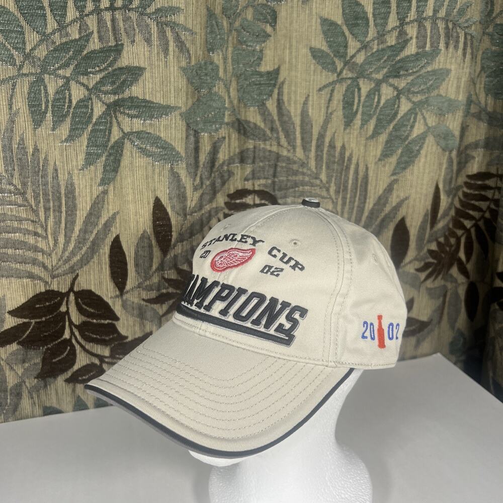 Detroit Redwings 2002 Stanley Cup Champions Baseball Hat, Cream/Black Adjustable